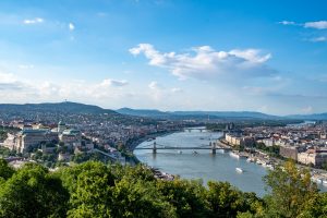 Uitzicht over de Donau in Boedapest met de Kettingbrug en het Boedapestse kasteel
